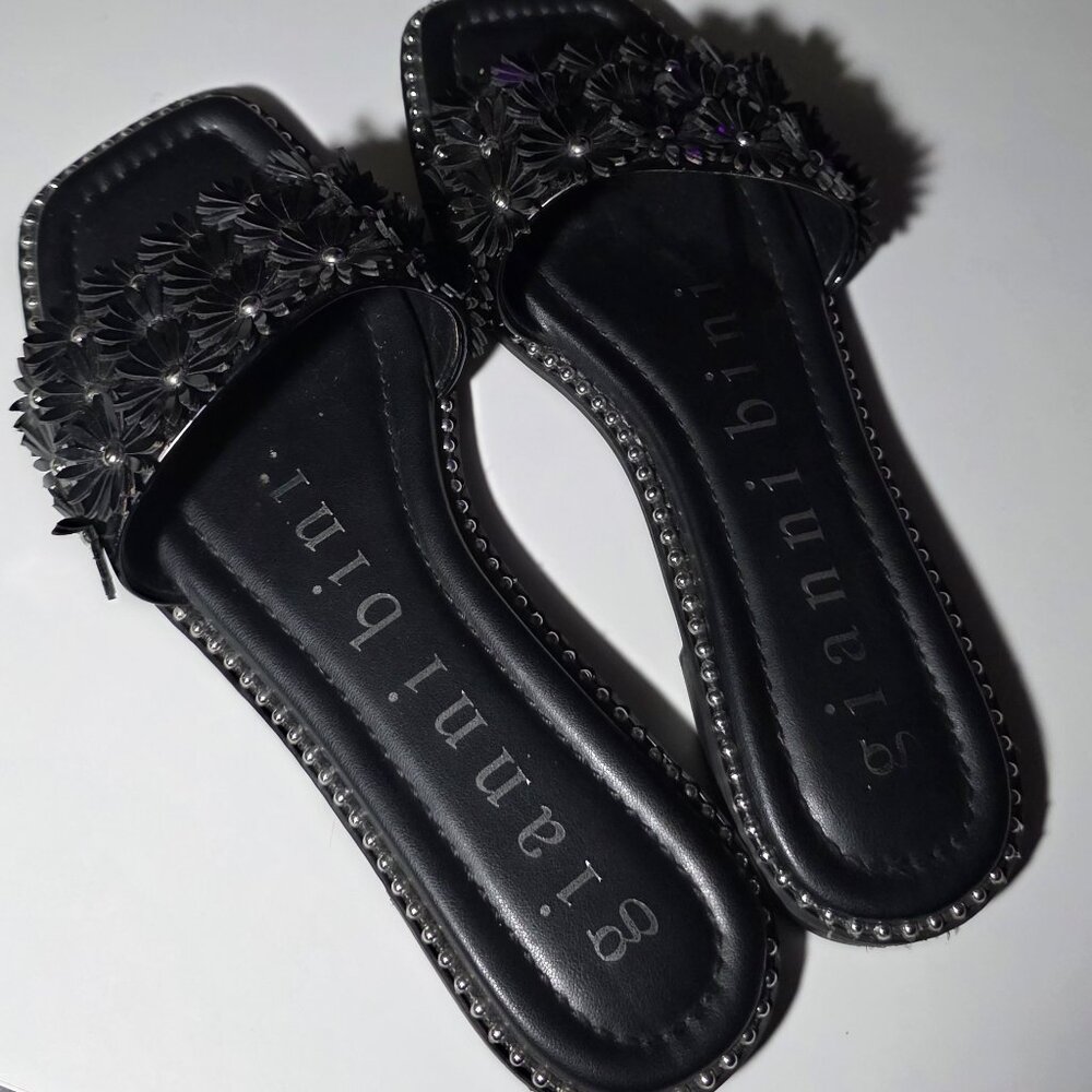 Gianni Bini Women Size 8M Black Floral Applique Studded Slide Sandals - Picture 2 of 7